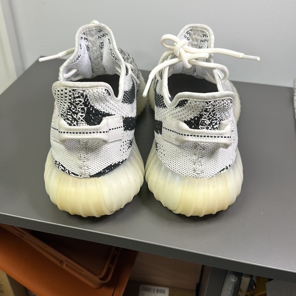 YEEZY 350 V2 Boost Zebra size 12 - Picture 3 of 5